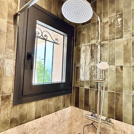 Pleasant Coliving With Breakfast & Parking *